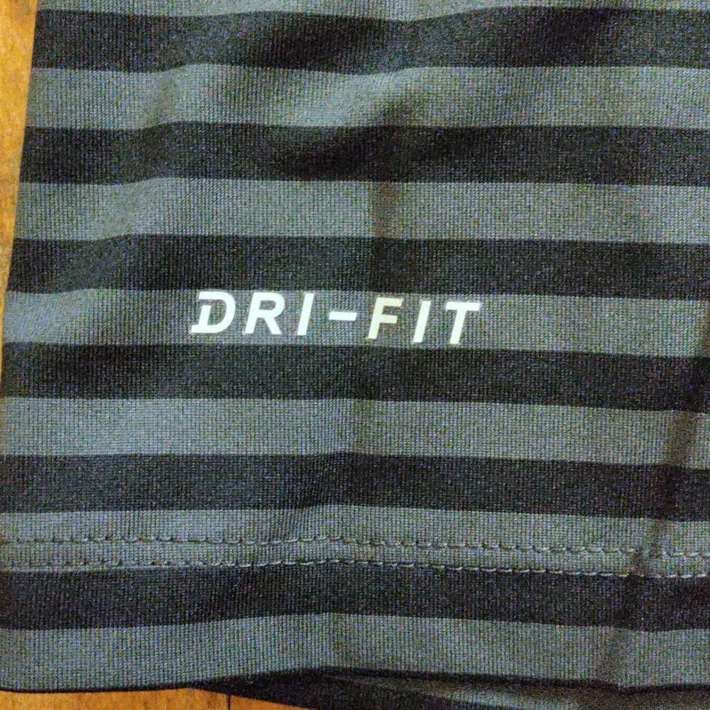 Nike Gold Polo Small Black Gray Striped Polo Shirt Dri fit Nike Golf Wear - Picture 2 of 6